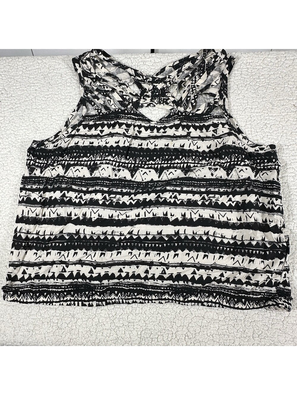 Jessica Simpson Women's 1X Black White Tribal Beats Criss Cross Back Sleeveless